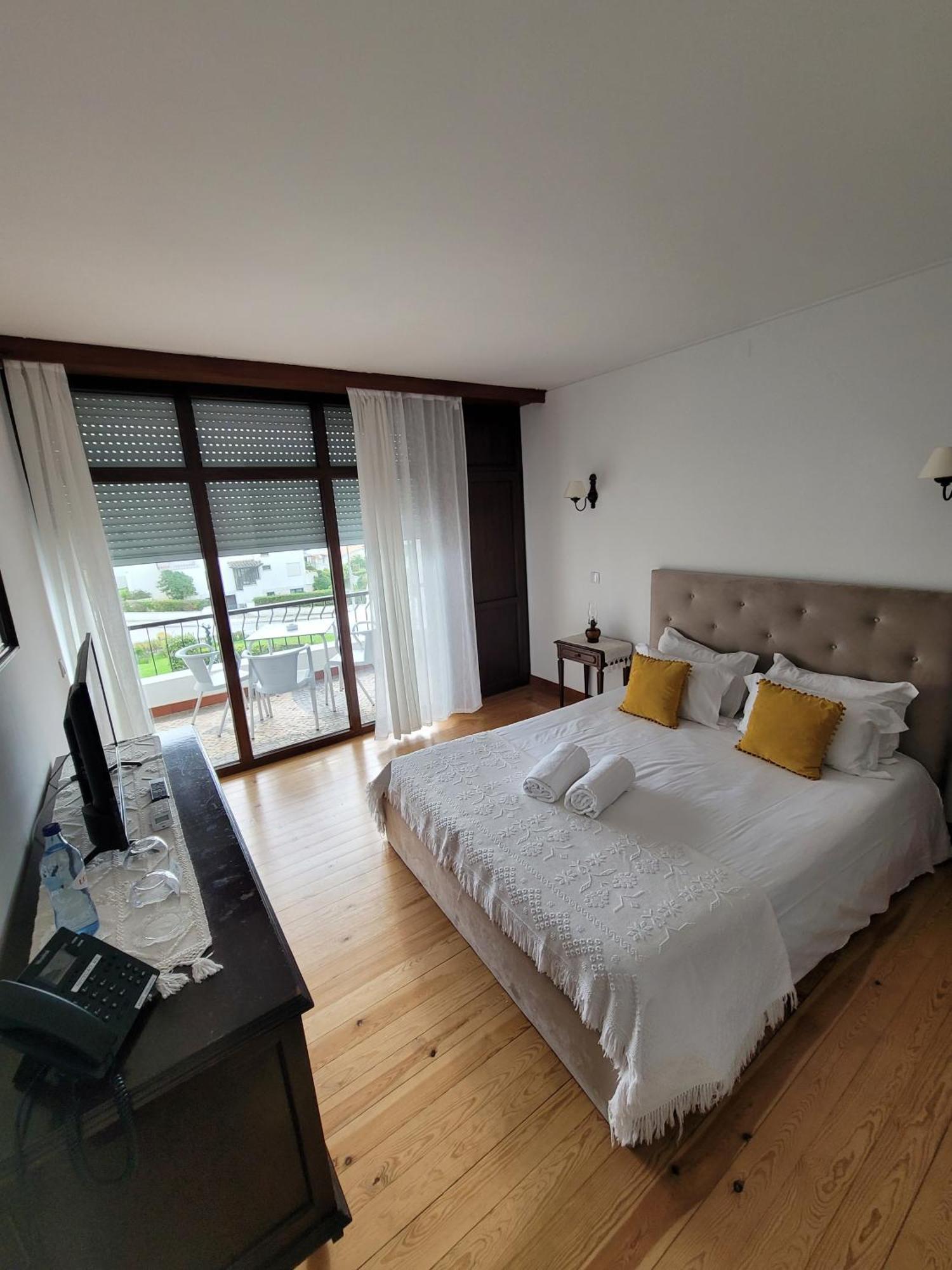 Boutique Inn & Restaurant - Casa Dos Suecos Фигейра-да-Фош Экстерьер фото
