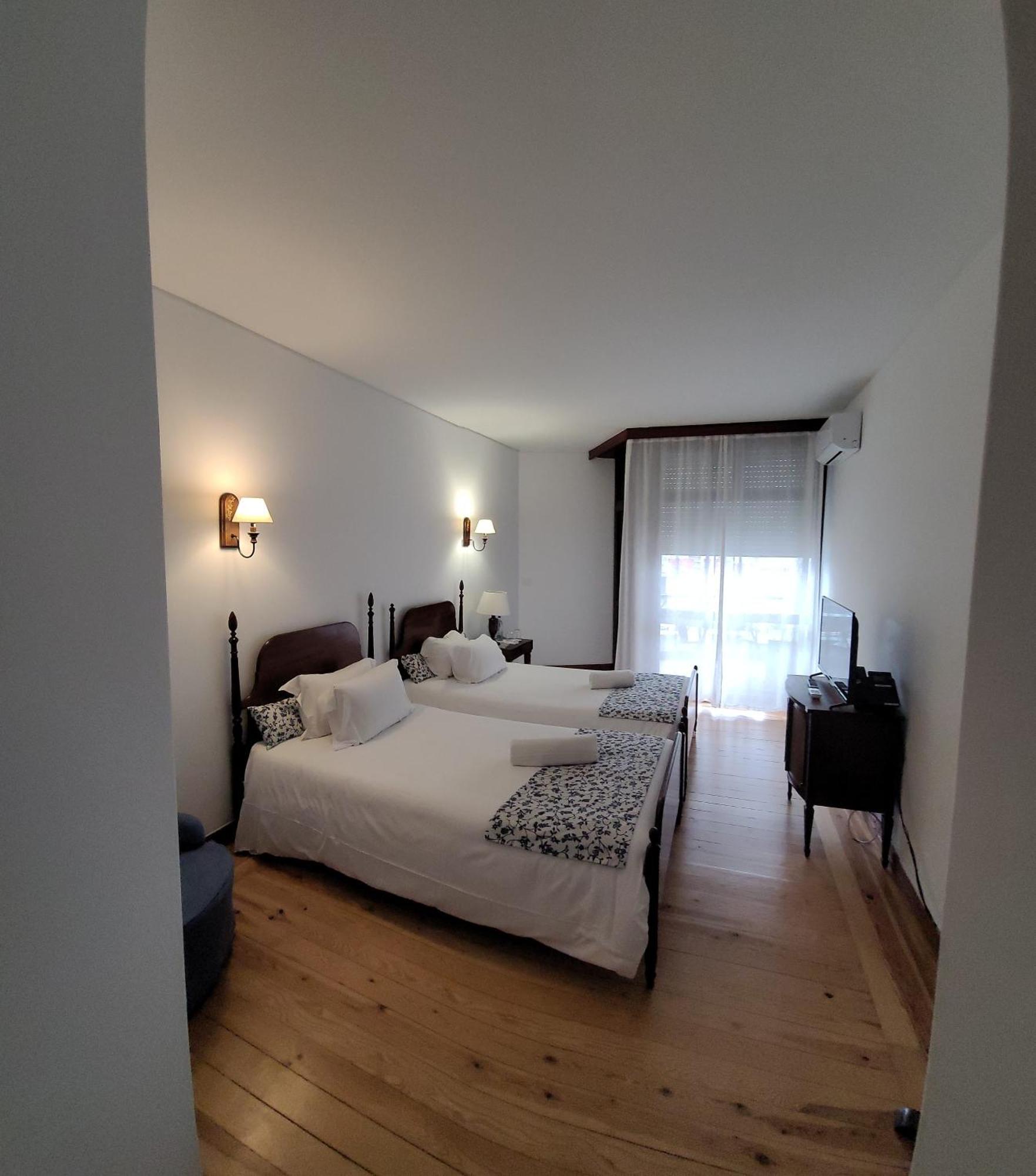 Boutique Inn & Restaurant - Casa Dos Suecos Фигейра-да-Фош Экстерьер фото